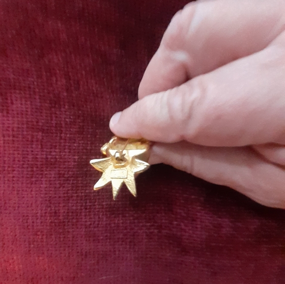 Vintage Kermit The Frog  goldtone pin. - Picture 2 of 3